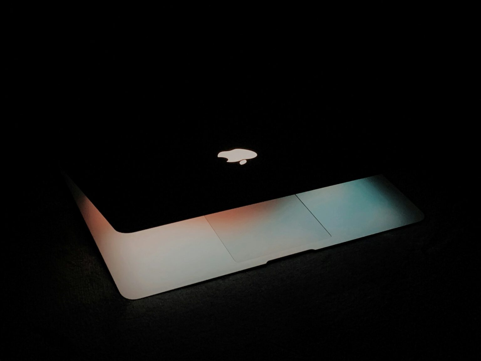 an apple laptop image courtesy of Alexander-todov image BEiOIJSOt9E on unsplash.com collective commons license